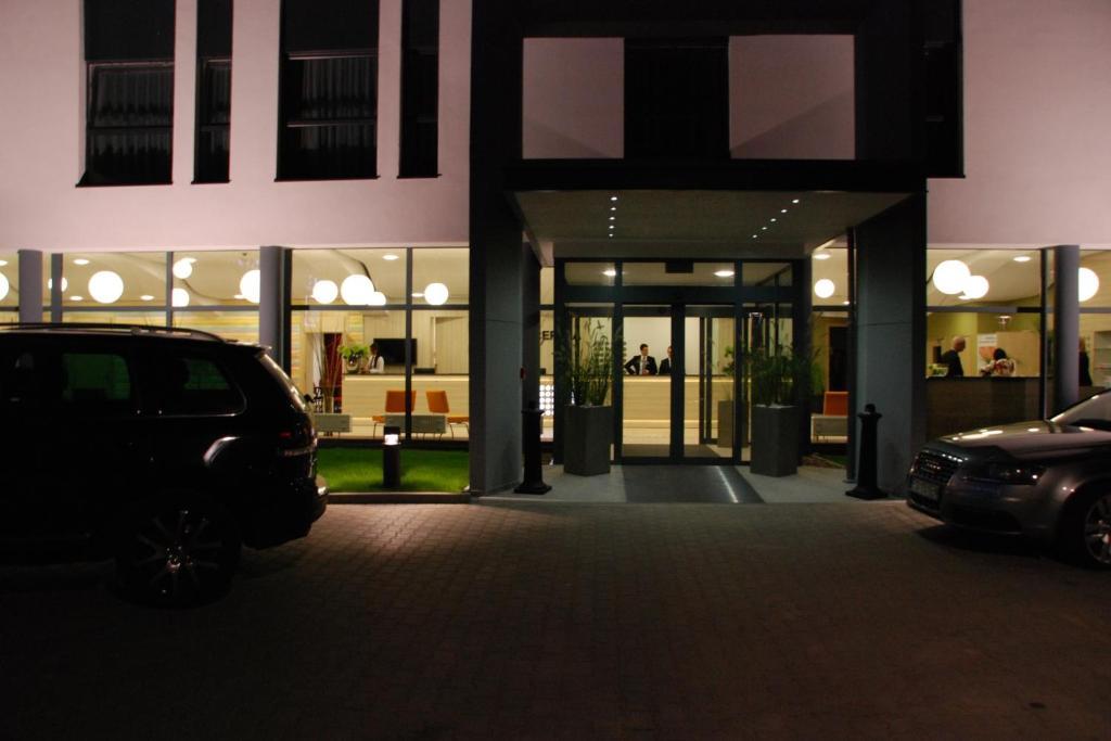 Hotel Poznanski A2 Luboń Exterior foto